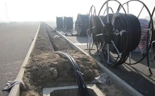 现代通信网络建设指南:金塔光缆施工全流程技术解析与质量控制 现代通信网络建设指南:金塔光缆施工全流程技术解析与质量控制